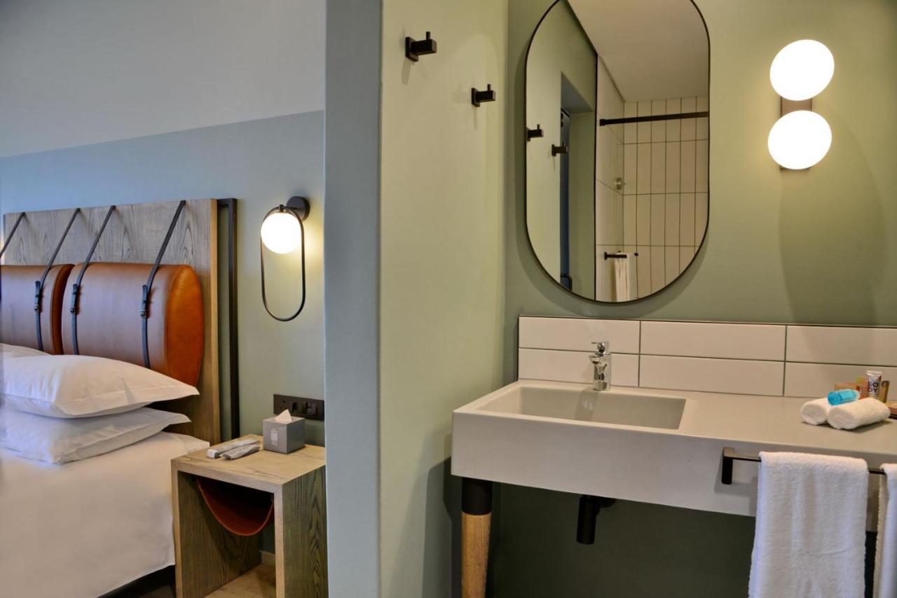 Courtyard Hotel Waterfall City Midrand Ngoại thất bức ảnh